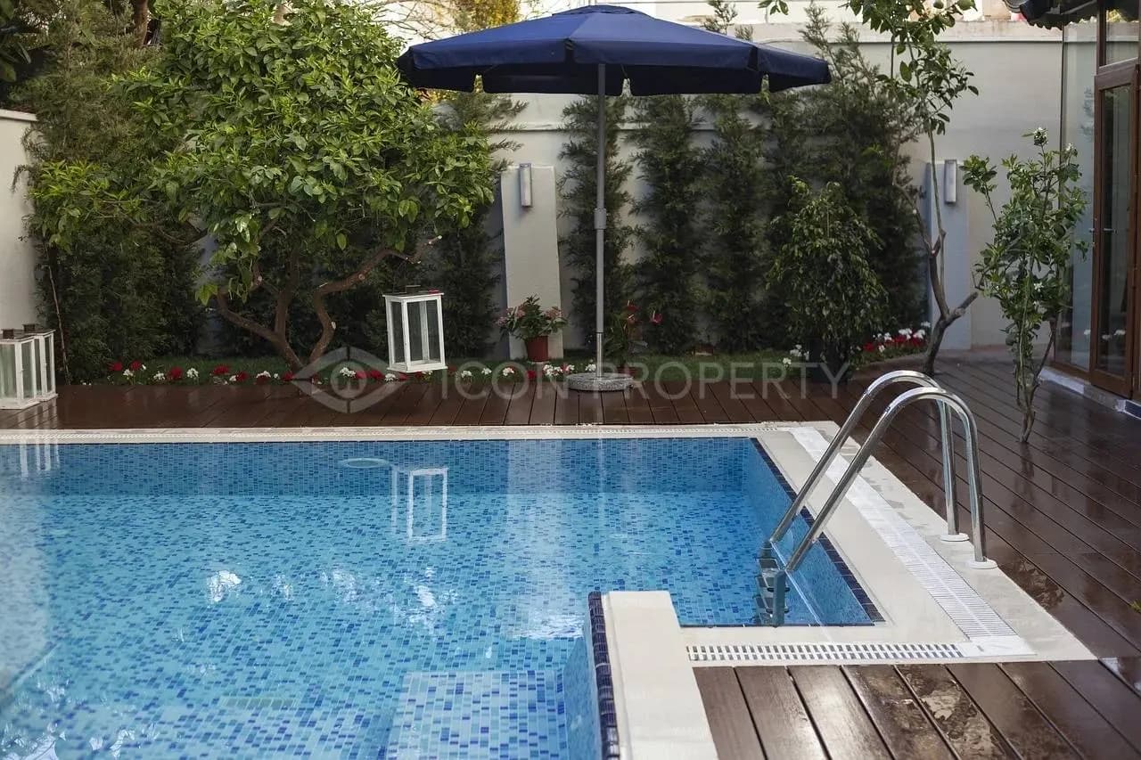 Challenges in Selling Luxury Properties