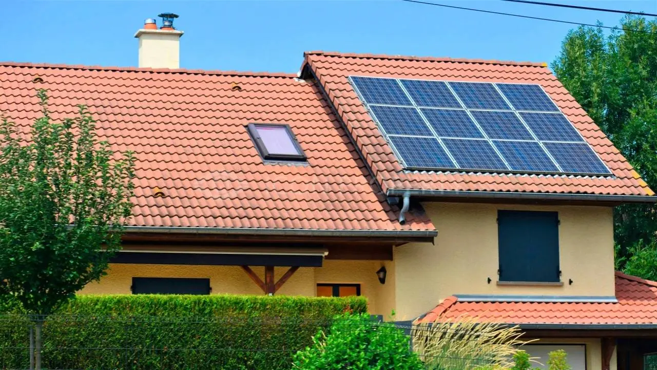 Solar Power & Tax Savings: How Renewable Energy Boosts Your Algarve Property Investment