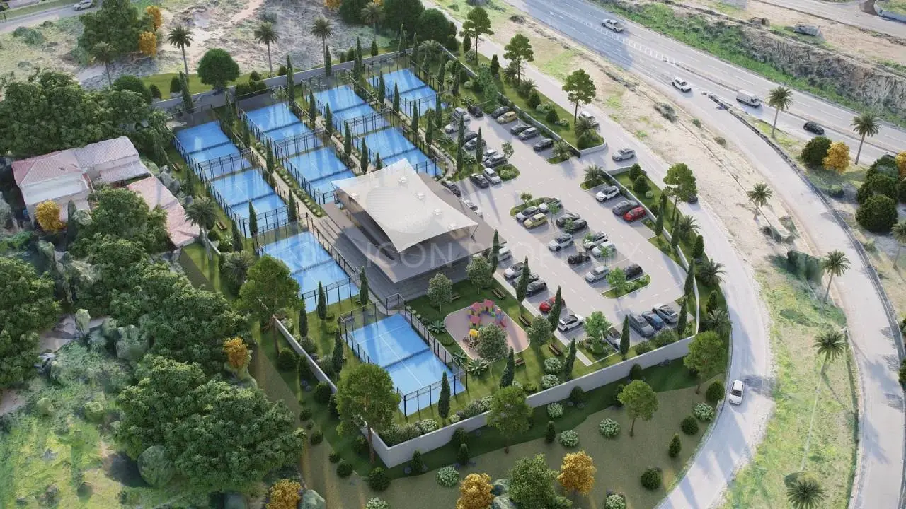 Grundstück mit eingereichtem Projekt für eine Padel-Akademie mit 9 Plätzen in Toplage in Almancil