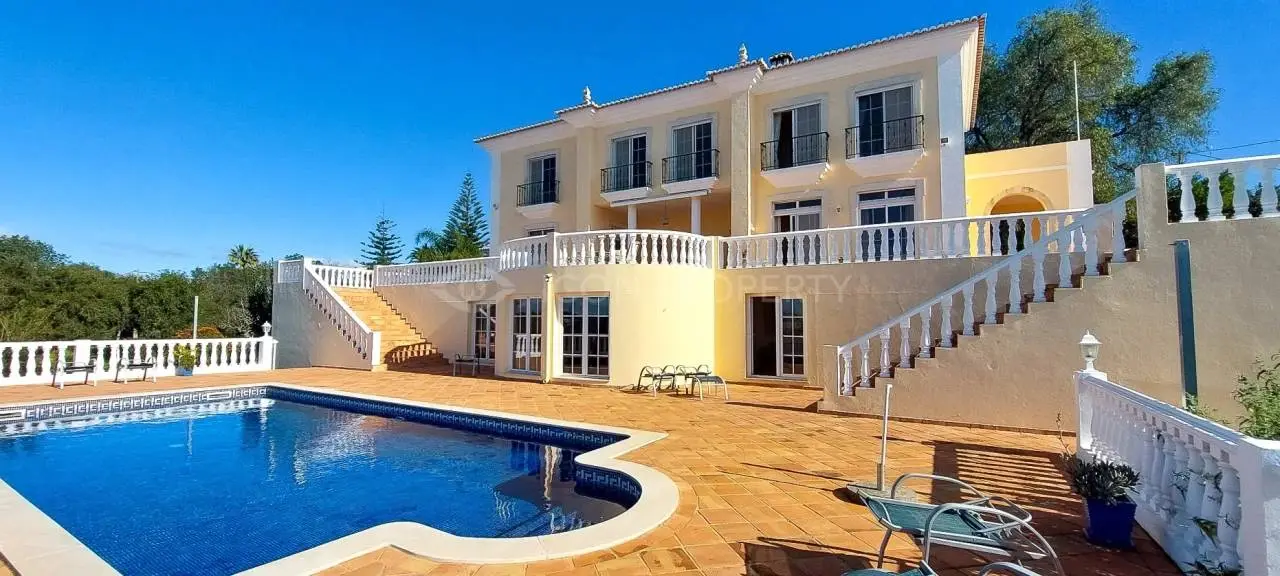 Villa Classique 5 Chambres avec Vue Mer Imprenable près d'Almancil