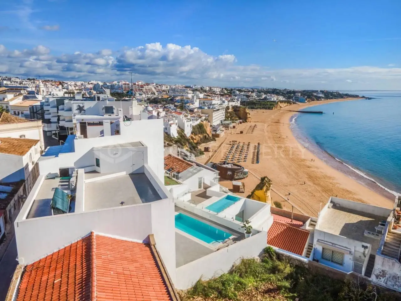 Fully Renovated Contemporary 3 Bedroom Villa with Pool and Beach & Ocean Views in Old Town Albufeira