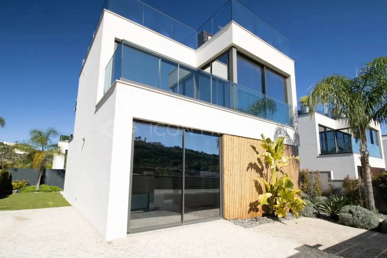 Moderne Villa mit 3 Schlafzimmern und Freizeit-Dachterrasse an der Marina von Albufeira