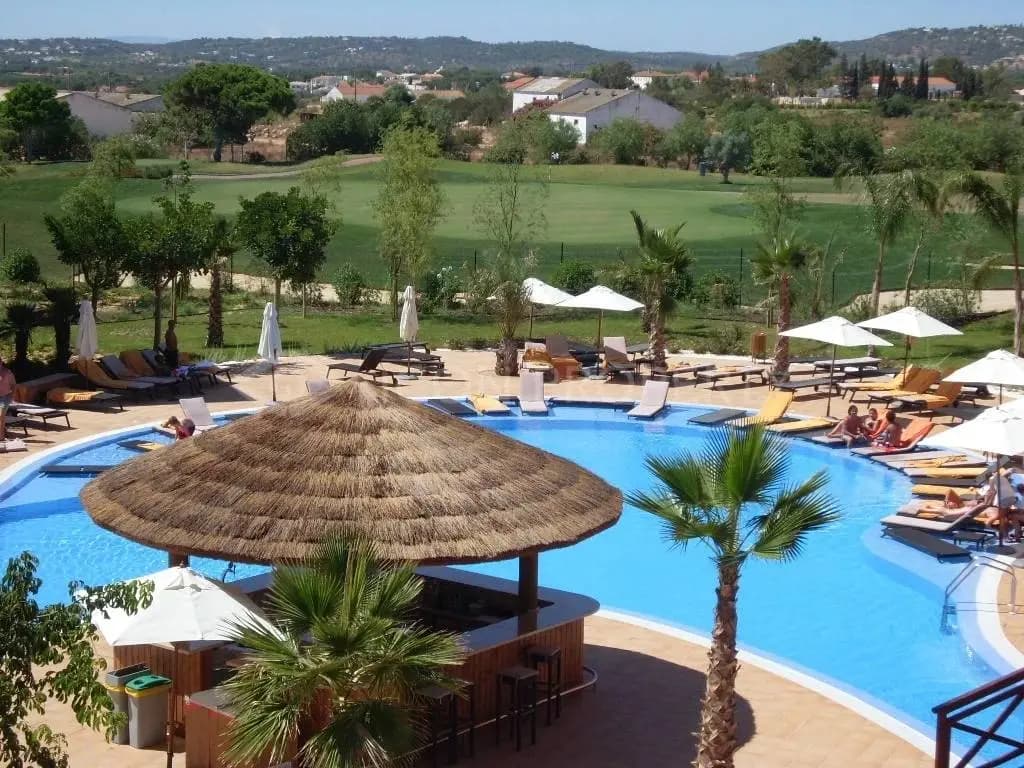 Apartamento T2 no Último Andar em Campo de Golfe em Condomínio Fechado e Seguro, Vilamoura